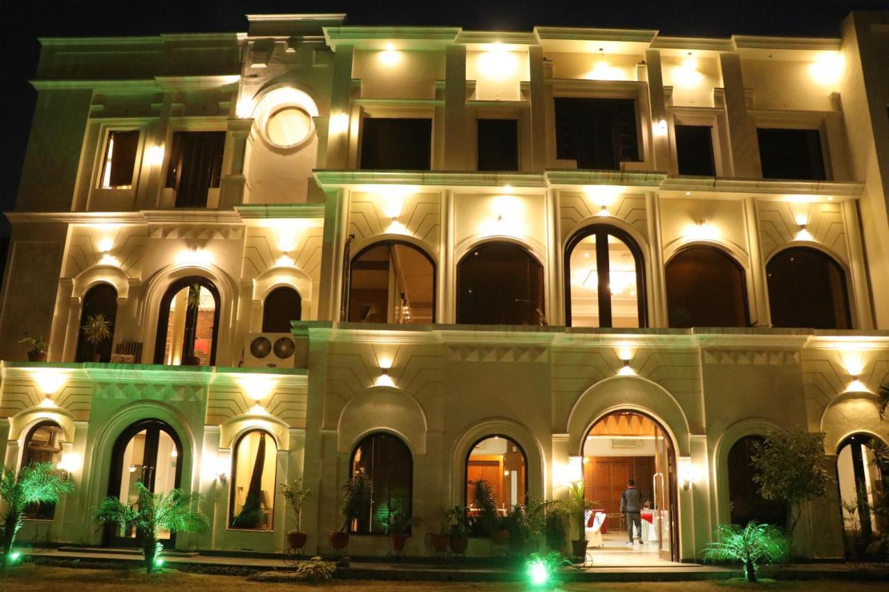 Hotel Pushap Palace Патіала Екстер'єр фото