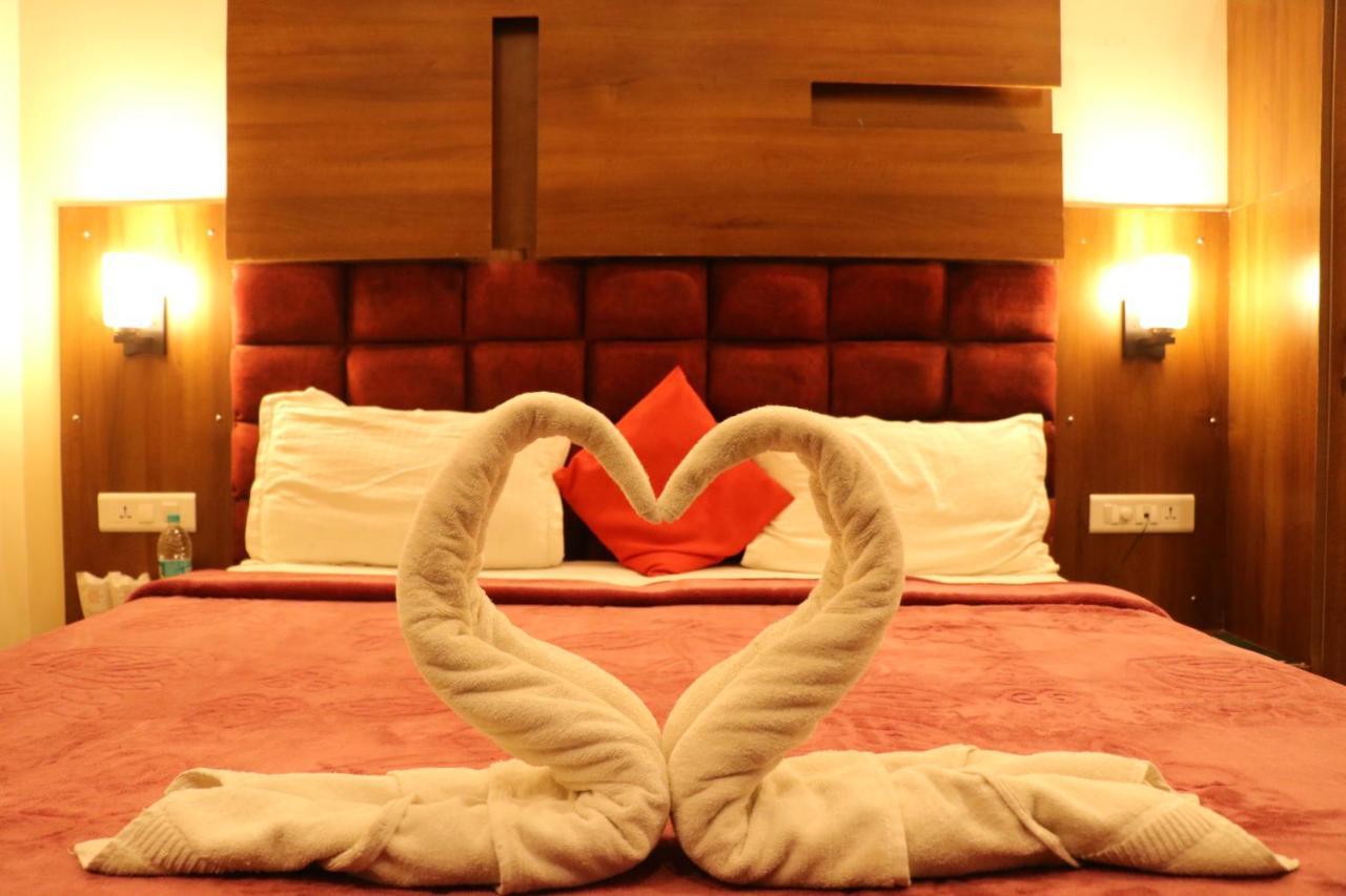 Hotel Pushap Palace Патіала Екстер'єр фото